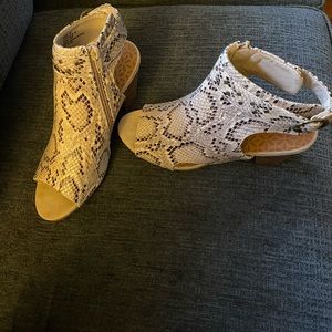 Bare traps snake skin sandals new!